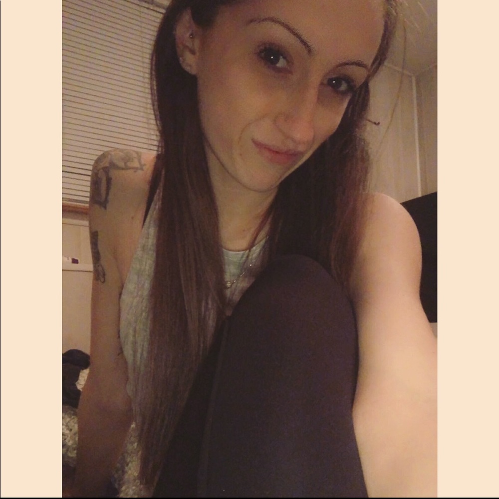 Meet your Posher, Claudia